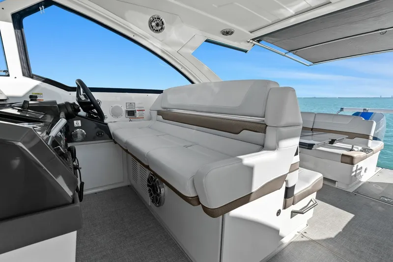 Slide: The Image of 2023 Formula 38 Super Sport Crossover - Bada Beng - 6021476