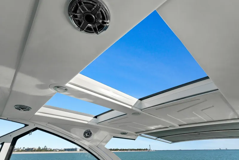 Slide: The Image of 2023 Formula 38 Super Sport Crossover - Bada Beng - 6021477