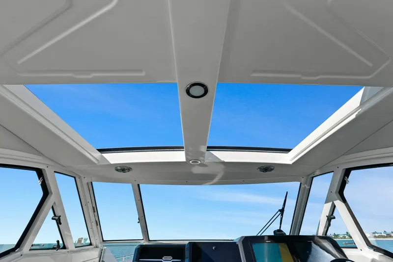 Slide: The Image of 2023 Formula 38 Super Sport Crossover - Bada Beng - 6021478