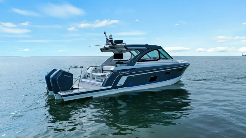 Slide: The Image of Formula 38 - Bada Beng - Exterior Profile 2023 Formula 38 Super Sport Crossover - Bada Beng - 6021424