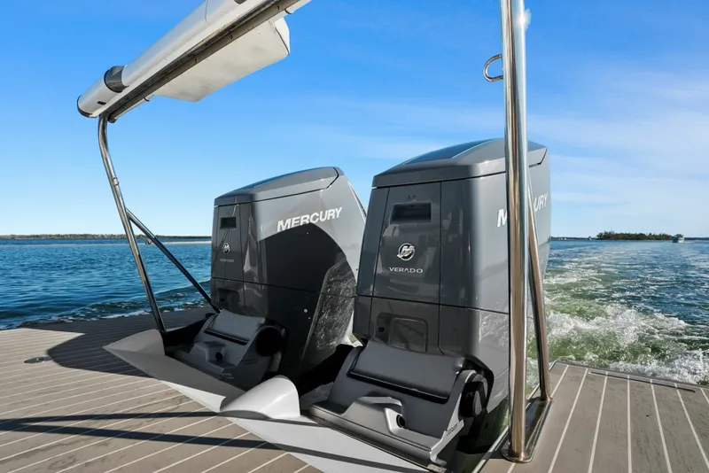 Slide: The Image of Formula 38 - Bada Beng - Engines 2023 Formula 38 Super Sport Crossover - Bada Beng - 6026198