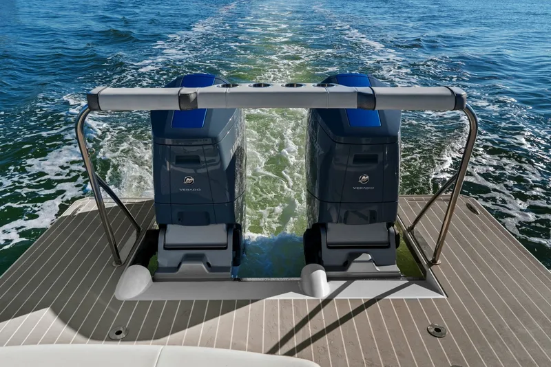 Slide: The Image of Formula 38 - Bada Beng - Engines 2023 Formula 38 Super Sport Crossover - Bada Beng - 6026199