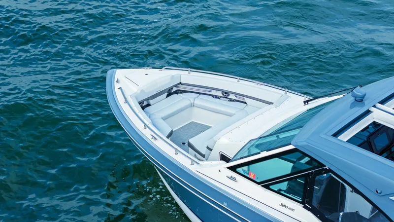 Slide: The Image of Formula 38 - Bada Beng - Exterior Profile 2023 Formula 38 Super Sport Crossover - Bada Beng - 7759528