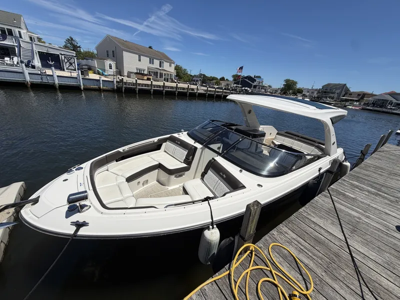 Slide: The Image of Sea Ray 310 SLX 2017 - 6289855