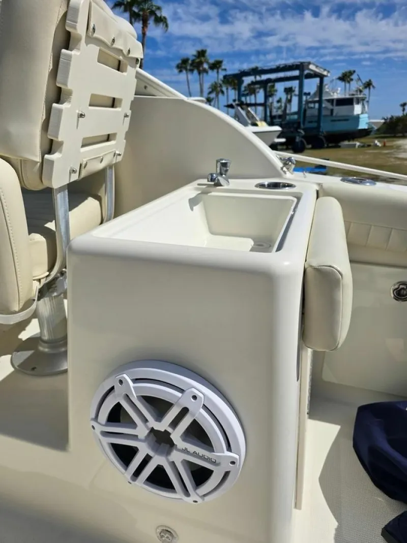 Slide: The Image of Hydra-Sports 28 2008 - 6023277