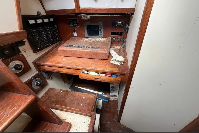 Slide: The Image of Shannon 50 1981 - 6023003