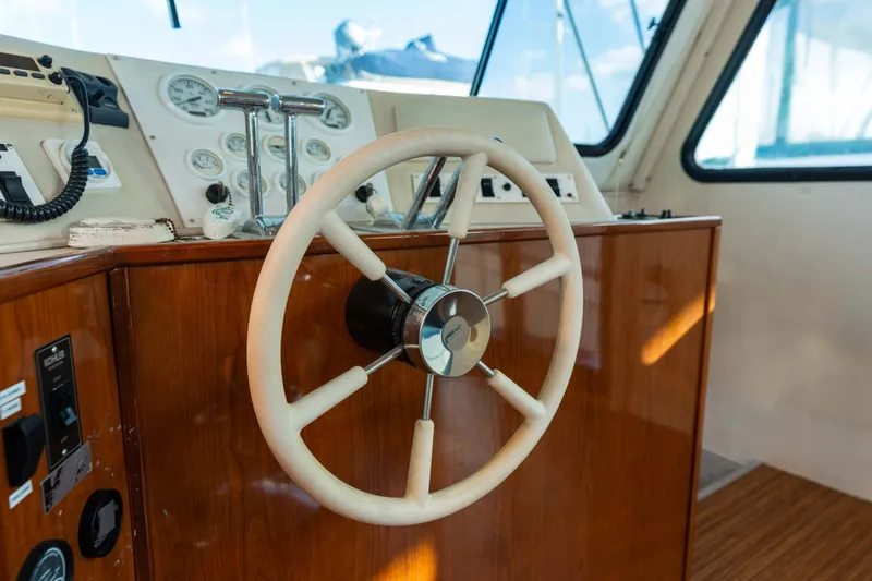 Slide: The Image of Harbor Master 520 Coastal 2001 - 6021579