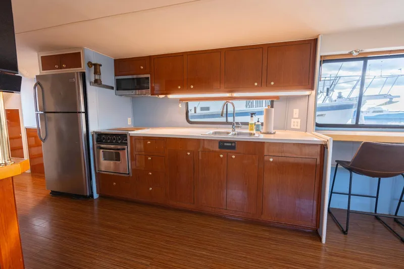 Slide: The Image of Harbor Master 520 Coastal 2001 - 6021580