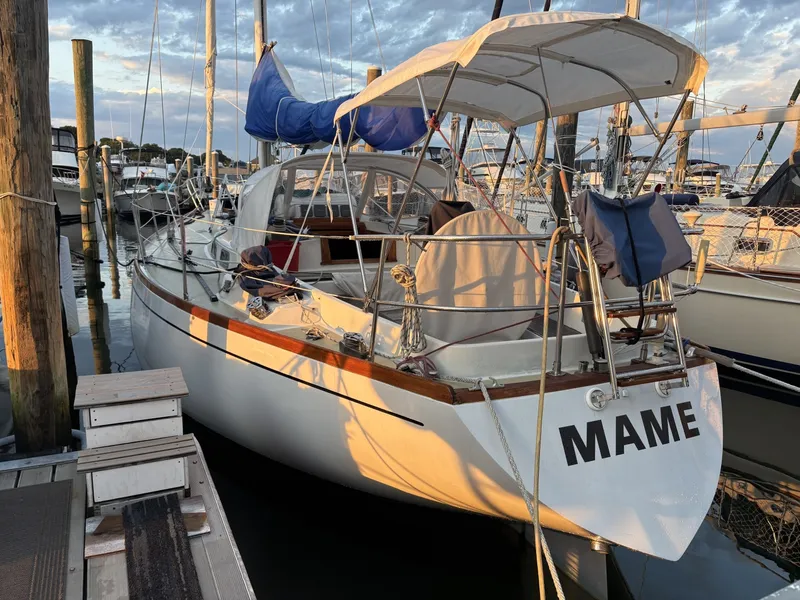 Slide: The Image of Aft port quarter with bimini - 7461144
