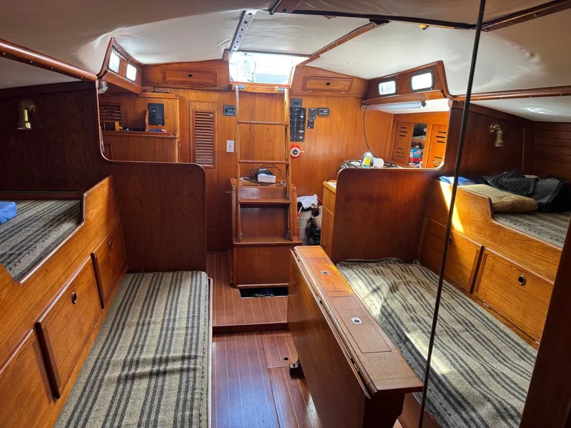 Slide: The Image of Main saloon looking aft - 6036880