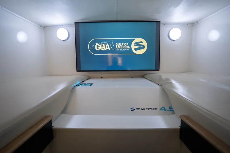 Slide: The Image of 2011 Contender 40 Express - 6021857