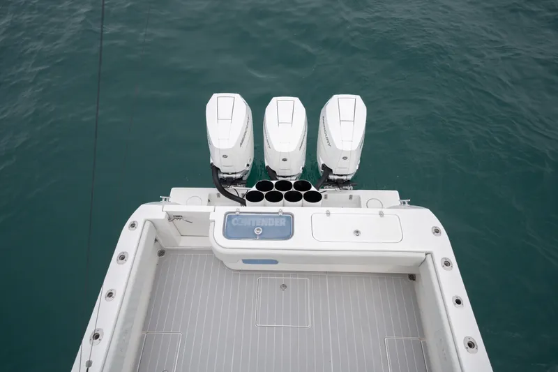 Slide: The Image of 2011 Contender 40 Express - 6021925