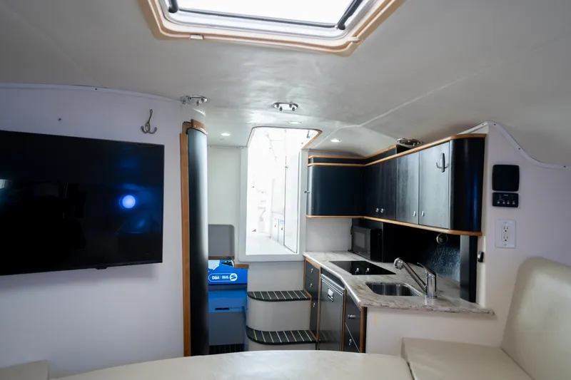 Slide: The Image of 2011 Contender 40 Express - 6021848