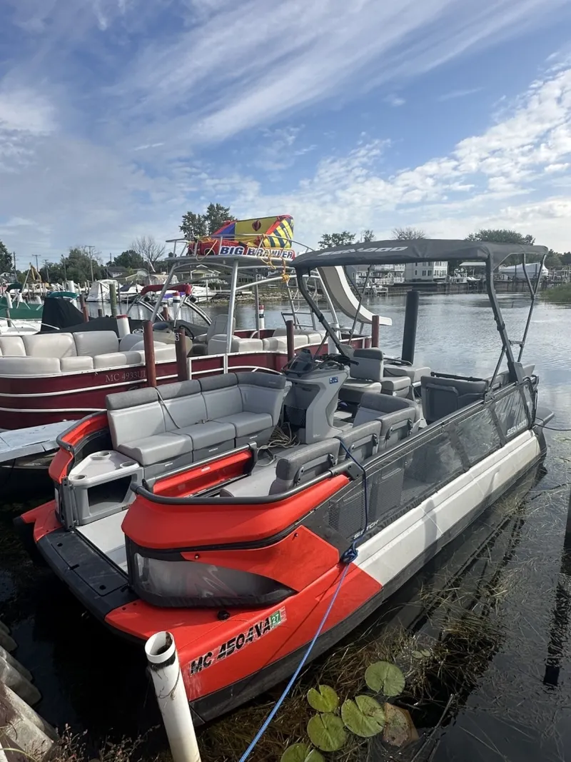 Slide: The Image of Sea-Doo Switch Cruise 21 2023 - 6021955