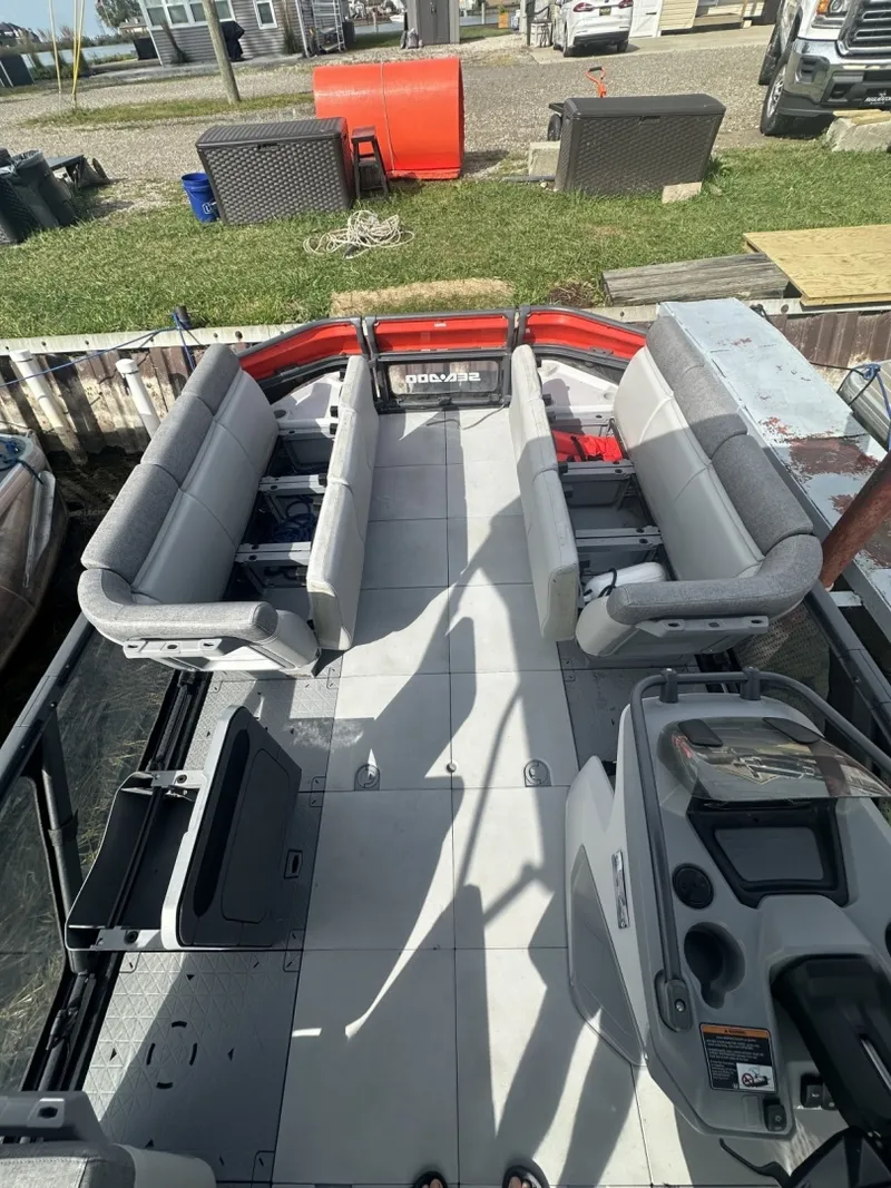 Slide: The Image of Sea-Doo Switch Cruise 21 2023 - 6021946