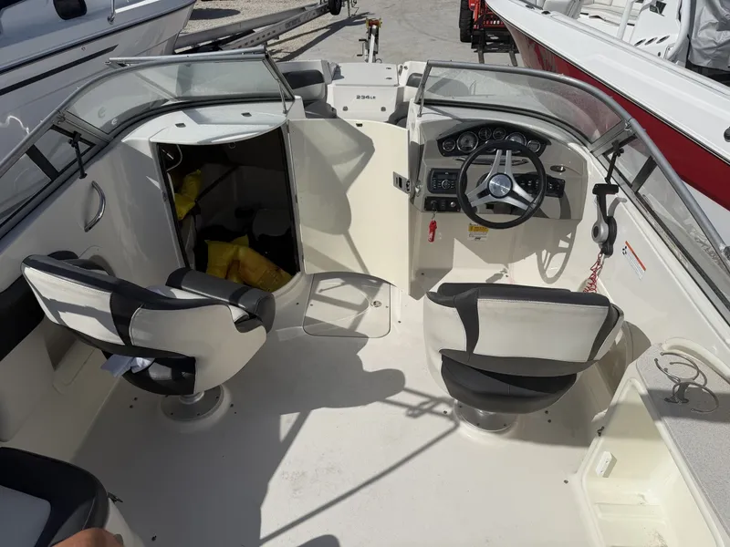 Slide: The Image of Stingray 234 LR 2016 - 6022006