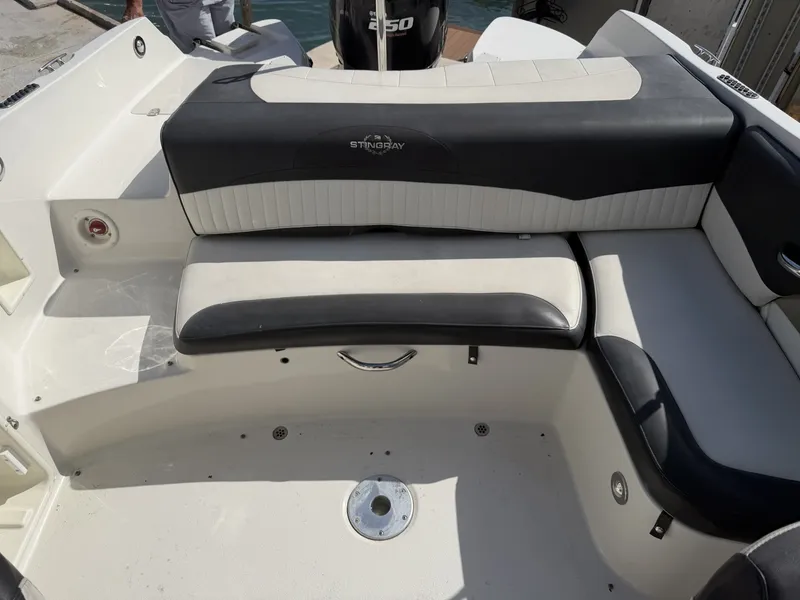 Slide: The Image of Stingray 234 LR 2016 - 6022003