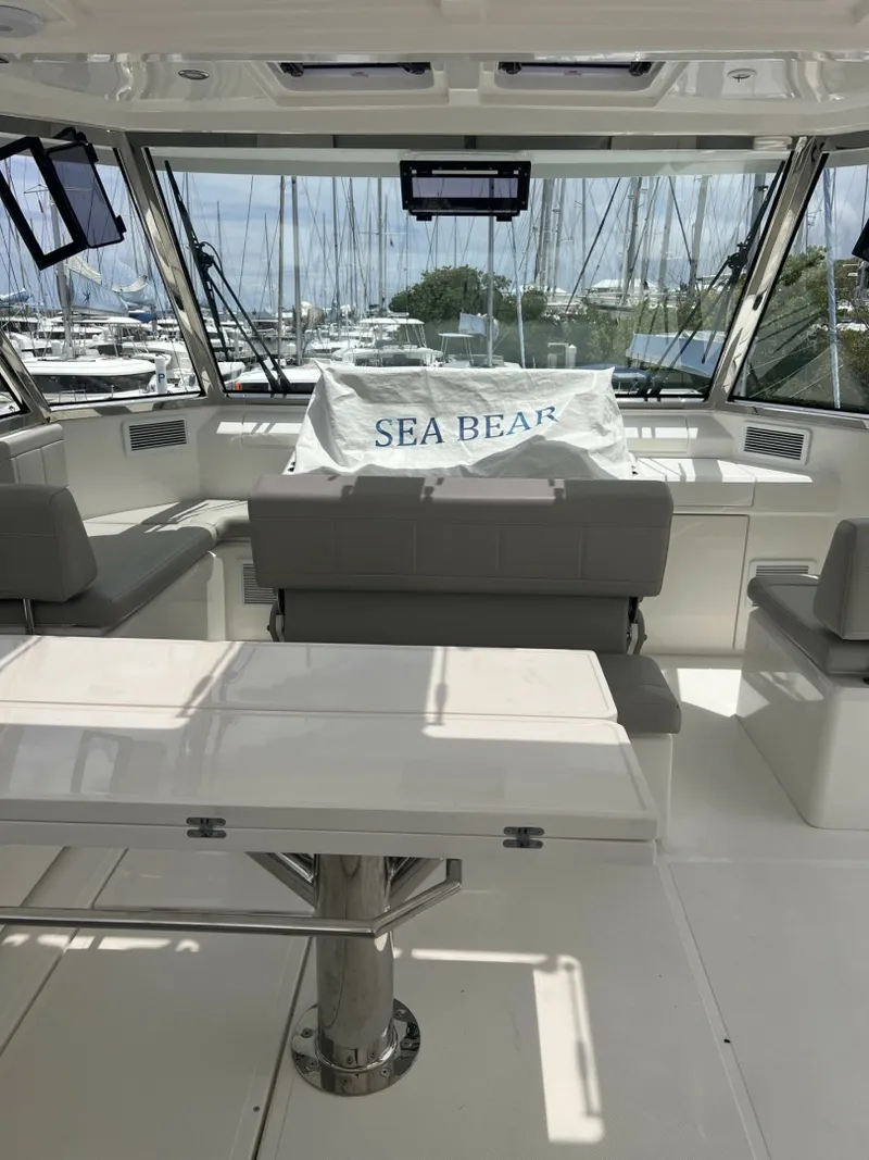 Slide: The Image of Aquila 54 Yacht 2023 - 7391367