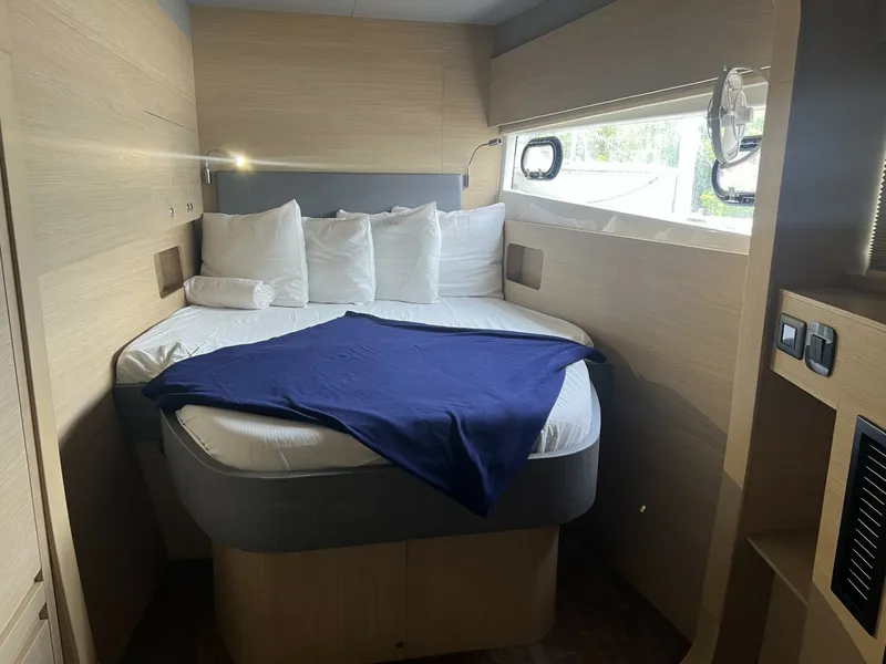 Slide: The Image of Aquila 54 Yacht 2023 - 7391384