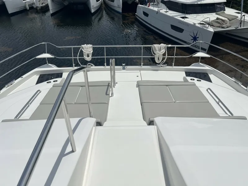 Slide: The Image of Aquila 54 Yacht 2023 - 7391359