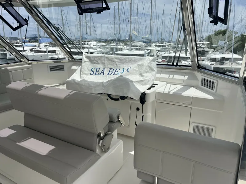 Slide: The Image of Aquila 54 Yacht 2023 - 7391361