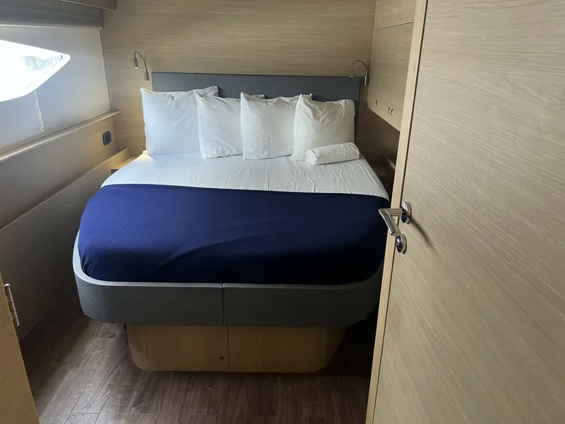 Slide: The Image of Aquila 54 Yacht 2023 - 7391383