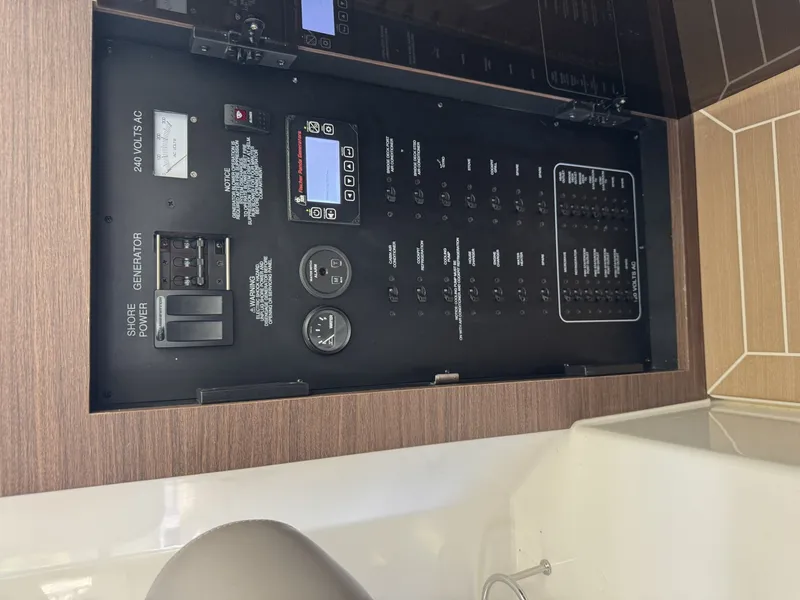 Slide: The Image of Pursuit 44 2024 - 6022601