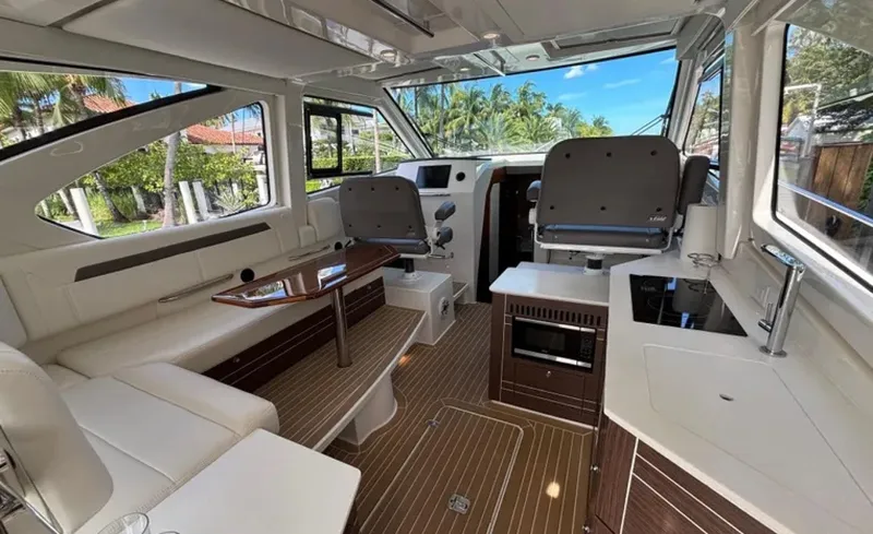 Slide: The Image of Pursuit 44 2024 - 6022628