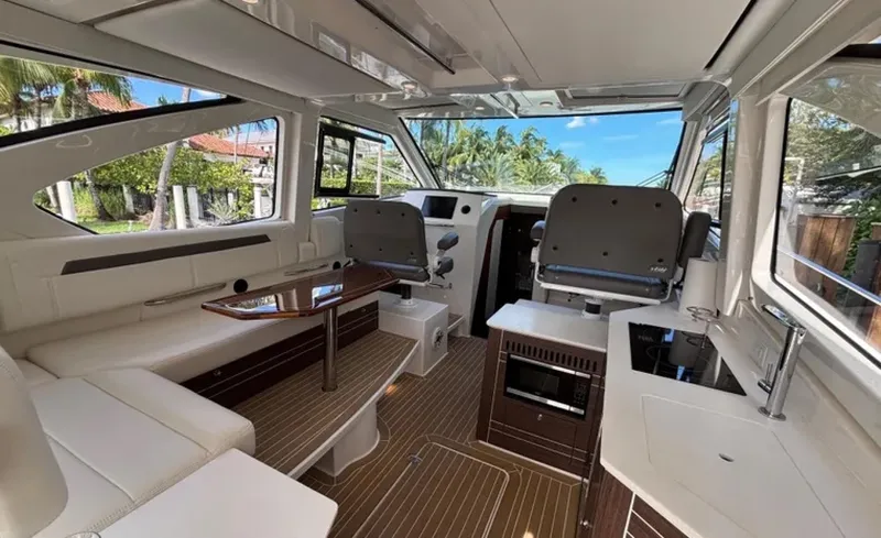 Slide: The Image of Pursuit 44 2024 - 6022630