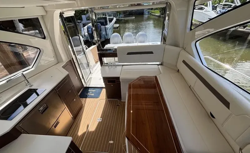 Slide: The Image of Pursuit 44 2024 - 6022636