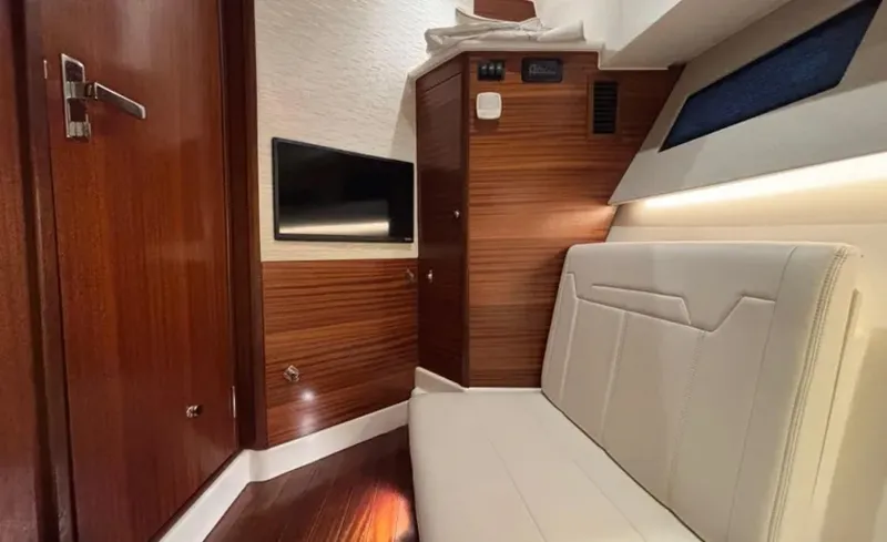 Slide: The Image of Pursuit 44 2024 - 6022647