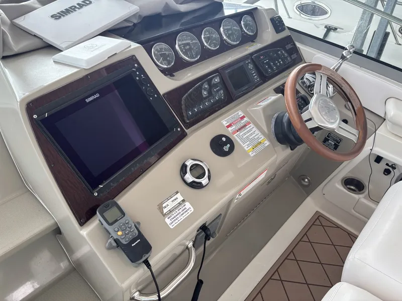 Slide: The Image of Sea Ray 370 Sundancer 2010 - 6108264