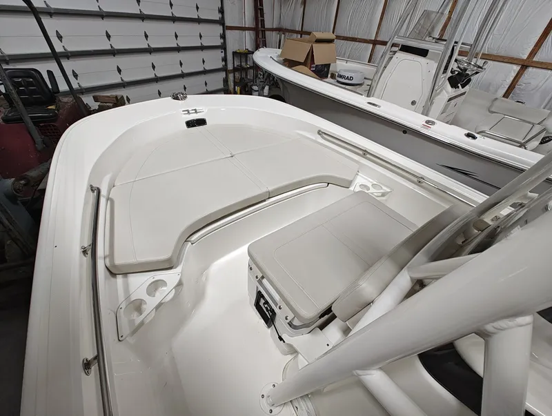 Slide: The Image of Boston Whaler Montauk 2025 - 6023081