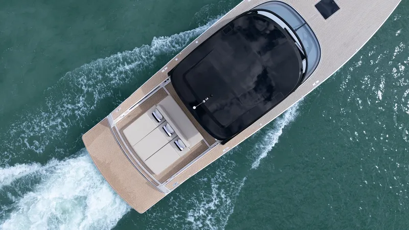 Slide: The Image of VanDutch 56 2024 - 6023903