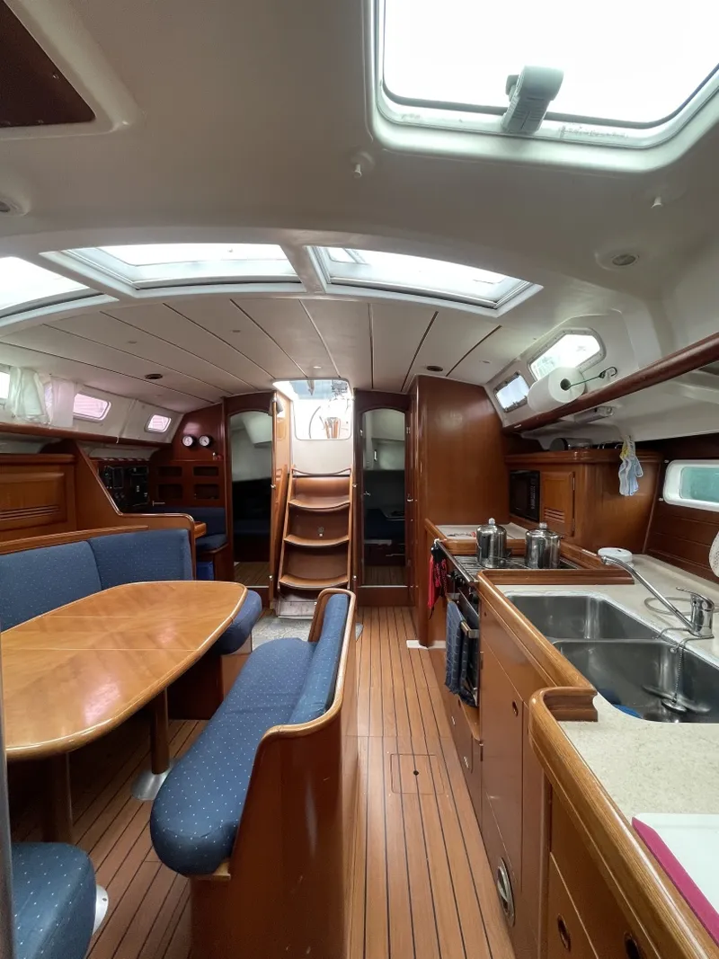 Slide: The Image of Beneteau 423 2004 - 7462569