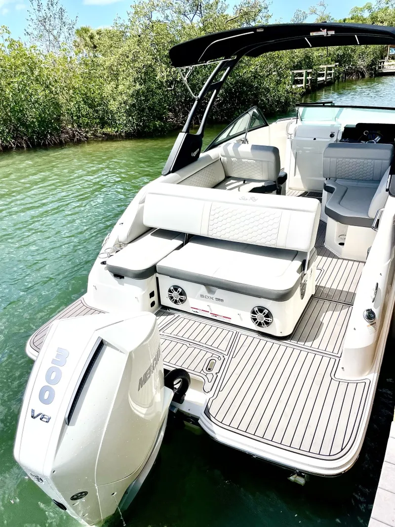 Slide: The Image of Sea Ray SDX 25 Outboard 2024 - 6024520