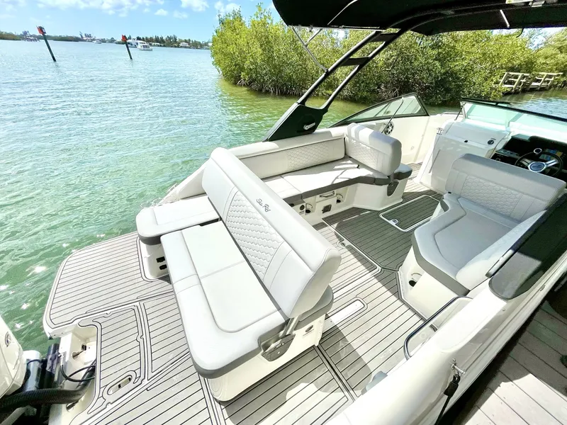 Slide: The Image of Sea Ray SDX 25 Outboard 2024 - 6024518