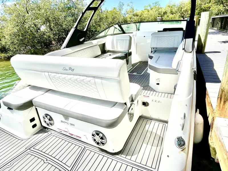 Slide: The Image of Sea Ray SDX 25 Outboard 2024 - 6024517