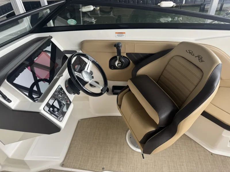 Slide: The Image of Sea Ray SPX230 2020 - 6024617