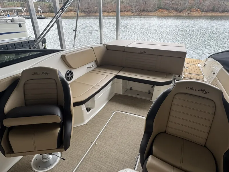 Slide: The Image of Sea Ray SPX230 2020 - 6024621