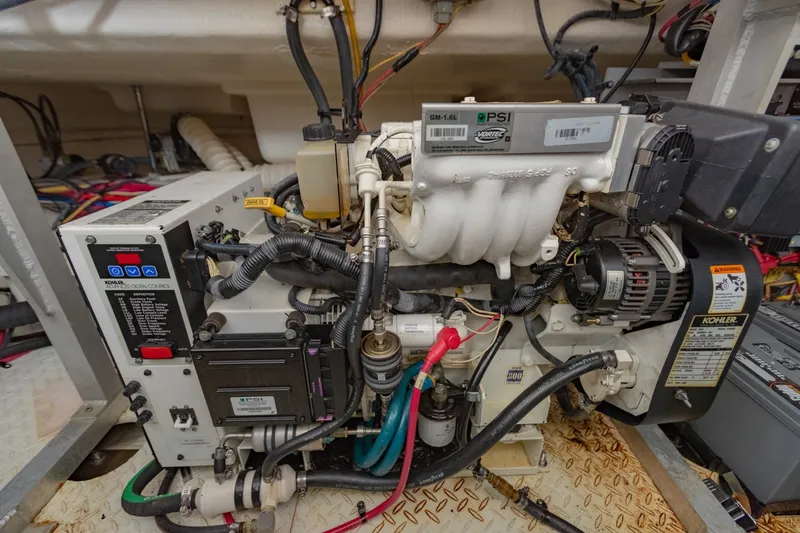 Slide: The Image of AL5I3234 HDR - 6025043