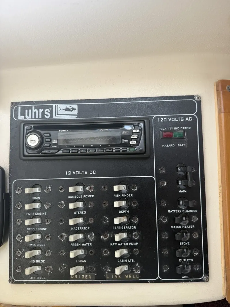 Slide: The Image of Luhrs 29 2000 - 6025400