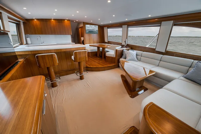 Slide: The Image of Weaver 75 Convertible 2021 - 7368639