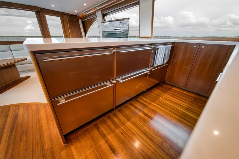 Slide: The Image of Weaver 75 Convertible 2021 - 7368647