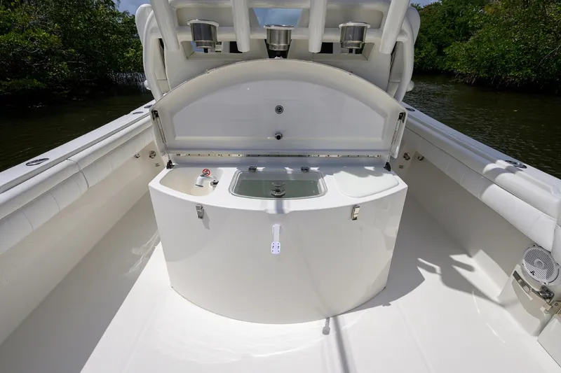 Slide: The Image of Regulator 31 Sweet Melissa Cockpit 2019 Regulator 31 Center Console - Sweet Melissa - 7866472