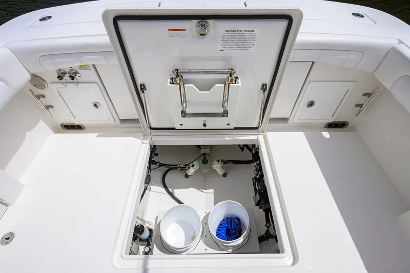 Slide: The Image of Regulator 31 Sweet Melissa Cockpit 2019 Regulator 31 Center Console - Sweet Melissa - 7866464