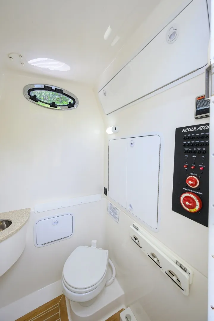 Slide: The Image of Regulator 31 Sweet Melissa - Day Head 2019 Regulator 31 Center Console - Sweet Melissa - 7866449