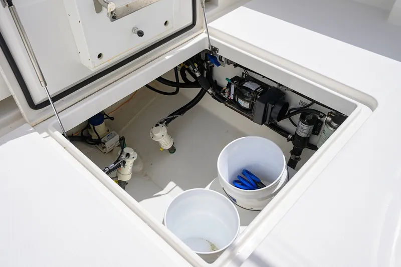 Slide: The Image of Regulator 31 Sweet Melissa - Cockpit 2019 Regulator 31 Center Console - Sweet Melissa - 7866463