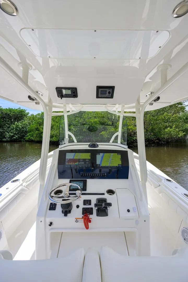 Slide: The Image of Regulator 31 Sweet Melissa - Helm 2019 Regulator 31 Center Console - Sweet Melissa - 7866442