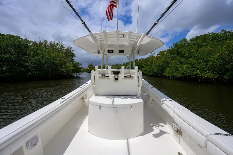 Slide: The Image of Regulator 31 Sweet Melissa Cockpit 2019 Regulator 31 Center Console - Sweet Melissa - 7866468